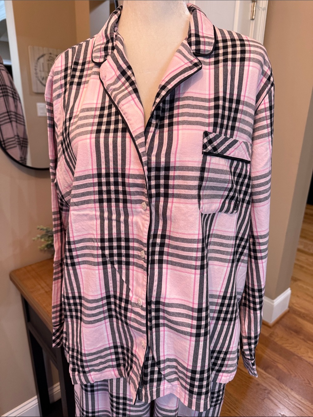 Victoria's Secret Pink Plaid Flannel Pajama Set - Picture 2 of 15